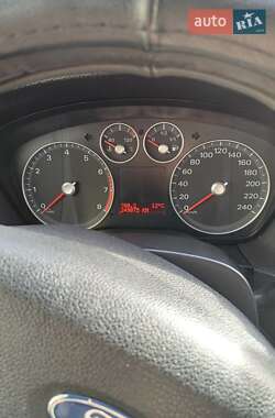 Хэтчбек Ford Focus 2007 в 