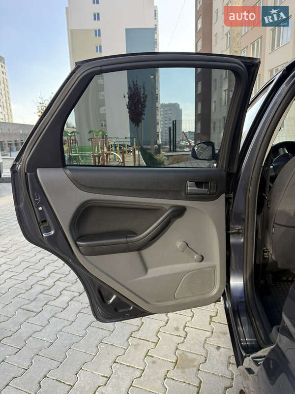 Седан Ford Focus 2010 в Хмельницькому фото 10 Седан Ford Focus 2010 в Хмельницькому