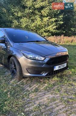Седан Ford Focus 2015 в 