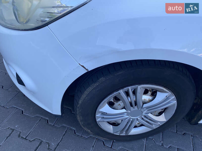 Хетчбек Ford Focus 2012 в Софіївській Борщагівці фото 3 Хетчбек Ford Focus 2012 в Софіївській Борщагівці