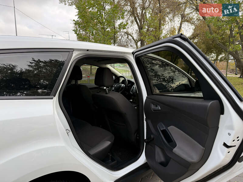 Универсал Ford Focus 2013 в Киеве фото 33 Универсал Ford Focus 2013 в Киеве