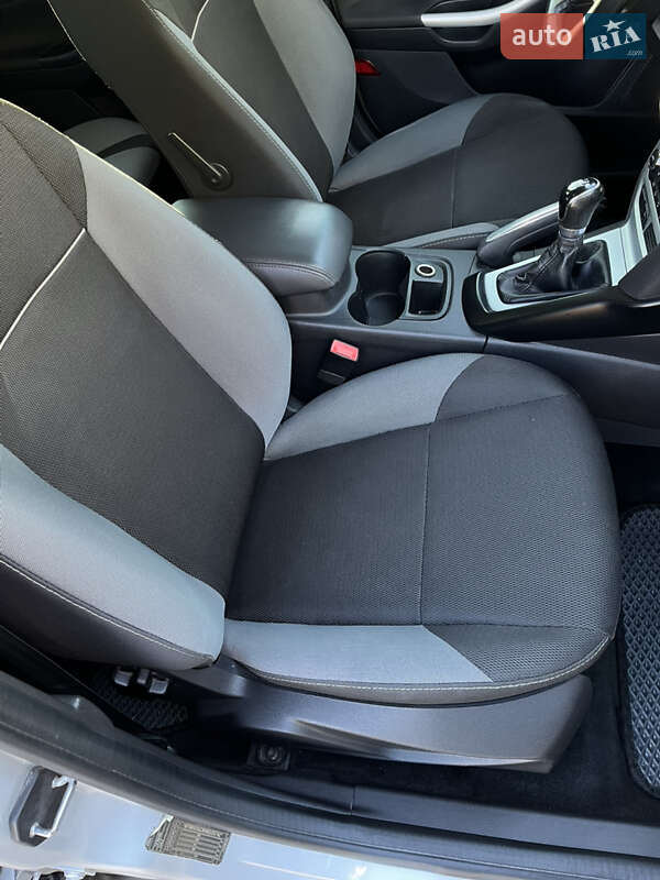 Седан Ford Focus 2011 в Олександрії