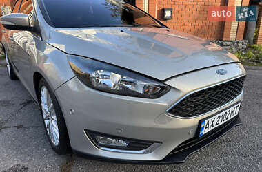 Хетчбек Ford Focus 2015 в 