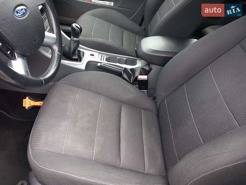 Универсал Ford Focus 2009 в Городке фото 30 Универсал Ford Focus 2009 в Городке