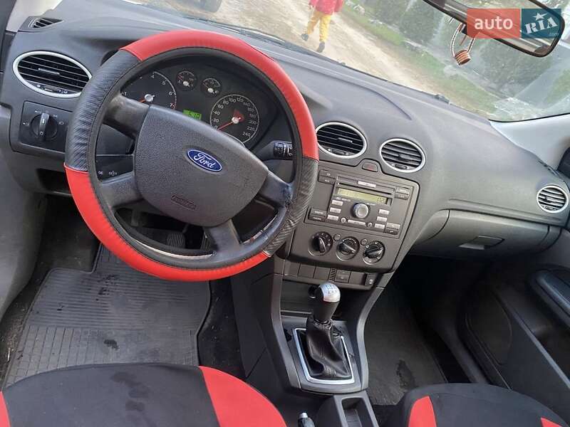 Универсал Ford Focus 2006 в Змиеве фото Универсал Ford Focus 2006 в Змиеве