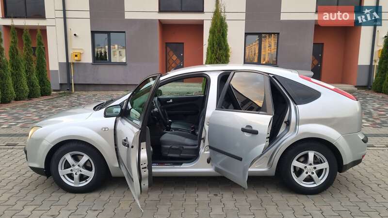 Хетчбек Ford Focus 2005 в Луцьку фото 31 Хетчбек Ford Focus 2005 в Луцьку
