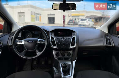 Хетчбек Ford Focus 2011 в 