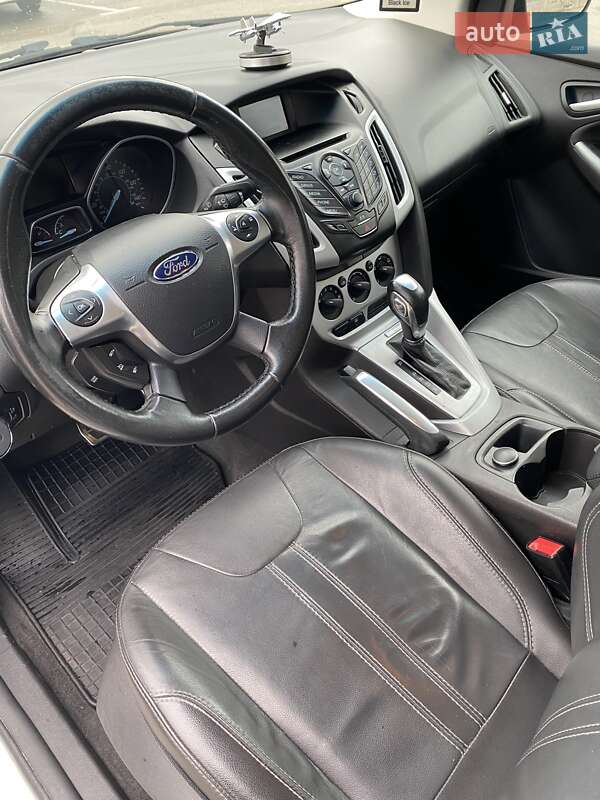 Седан Ford Focus 2013 в Киеве фото 16 Седан Ford Focus 2013 в Киеве