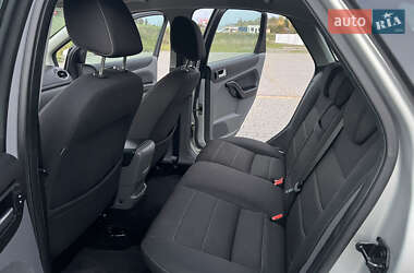 Хетчбек Ford Focus 2009 в  фото 31 Хетчбек Ford Focus 2009 в