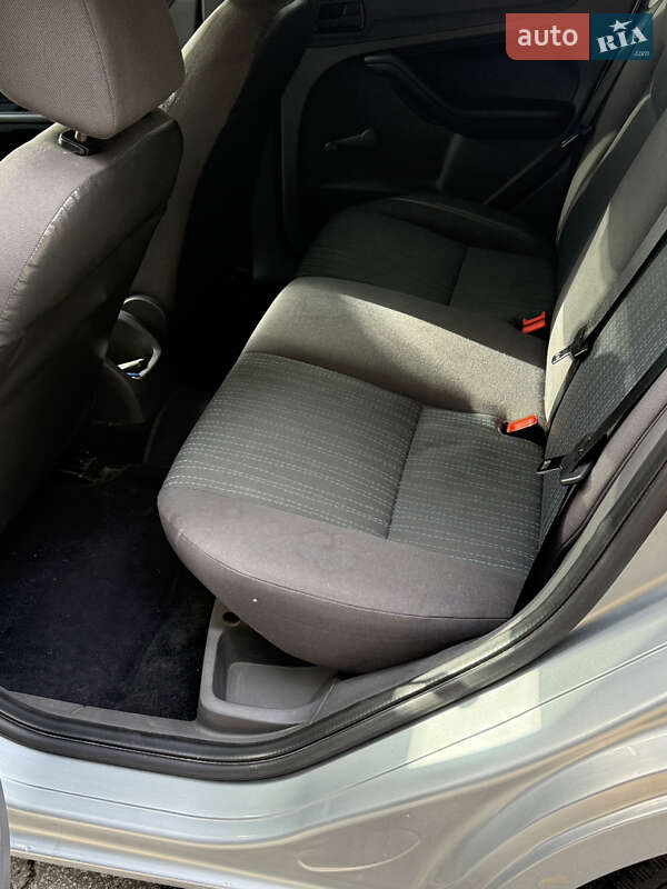 Хетчбек Ford Focus 2005 в Кременчуці фото 24 Хетчбек Ford Focus 2005 в Кременчуці
