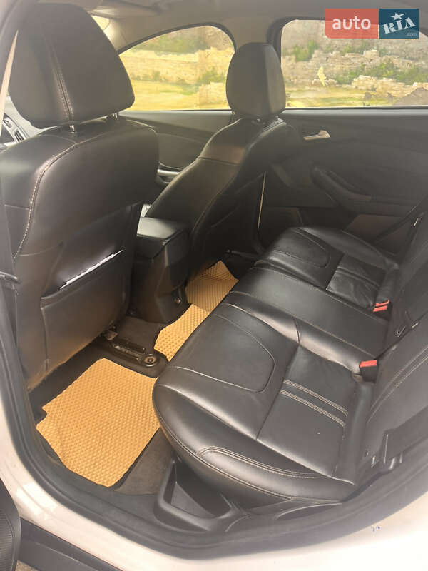 Седан Ford Focus 2013 в Білгороді-Дністровському фото 15 Седан Ford Focus 2013 в Білгороді-Дністровському