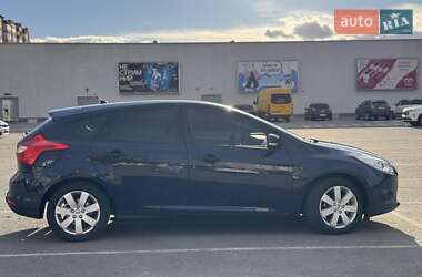 Хэтчбек Ford Focus 2014 в 