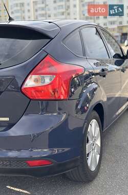 Хэтчбек Ford Focus 2014 в 