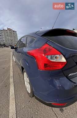 Хэтчбек Ford Focus 2014 в 