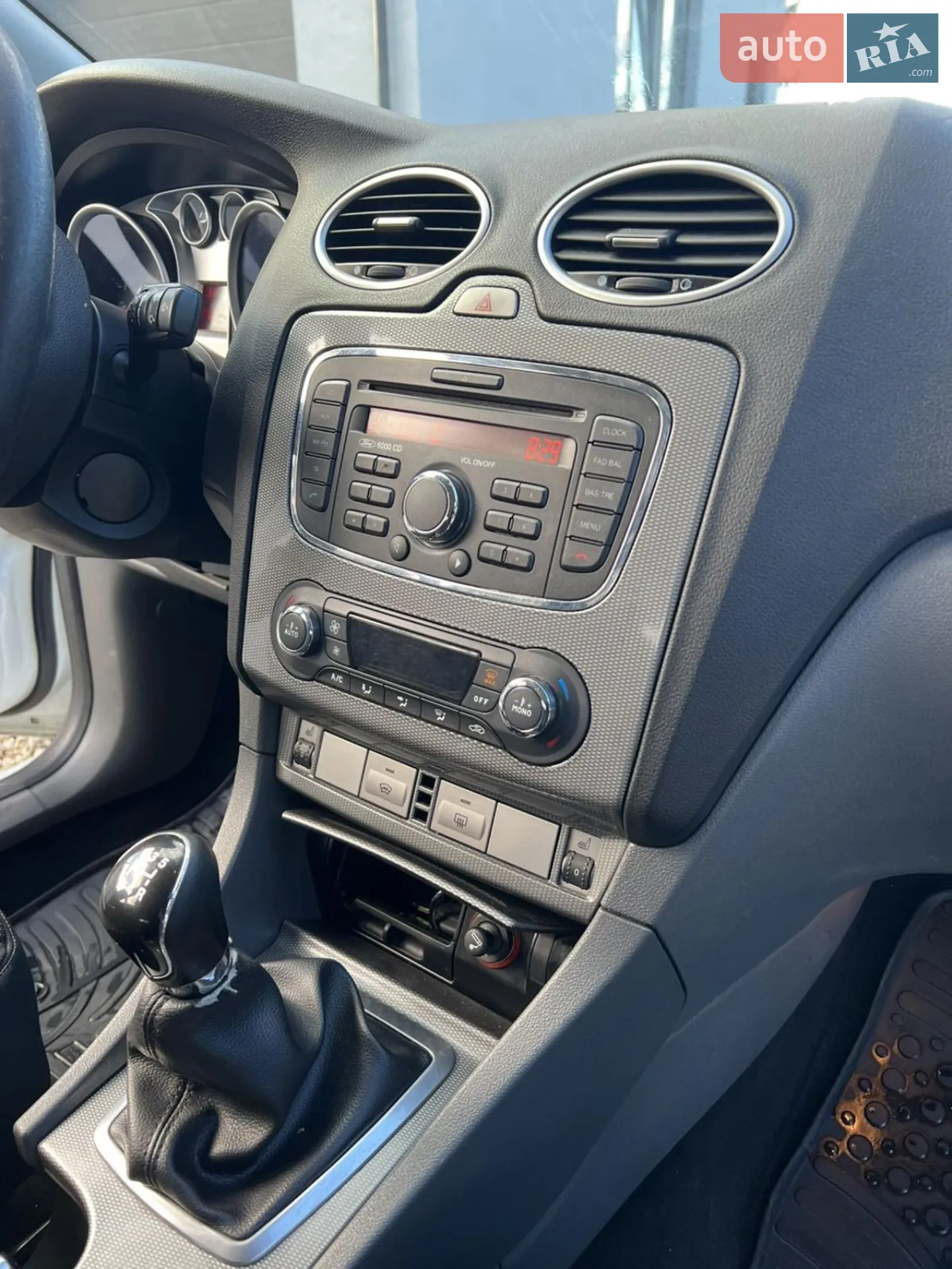 2010 Ford Focus - мініатюра 4
