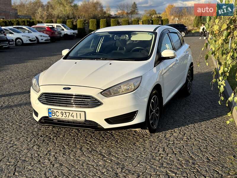Хэтчбек Ford Focus 2015 в Жовкве