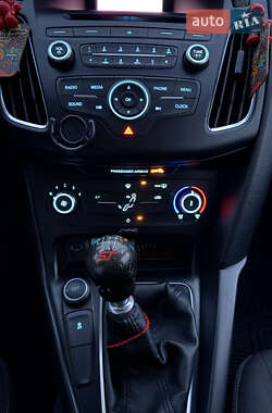 Хэтчбек Ford Focus 2015 в Одессе