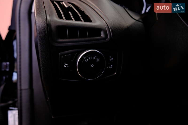 Седан Ford Focus 2016 в Одессе фото 17 Седан Ford Focus 2016 в Одессе