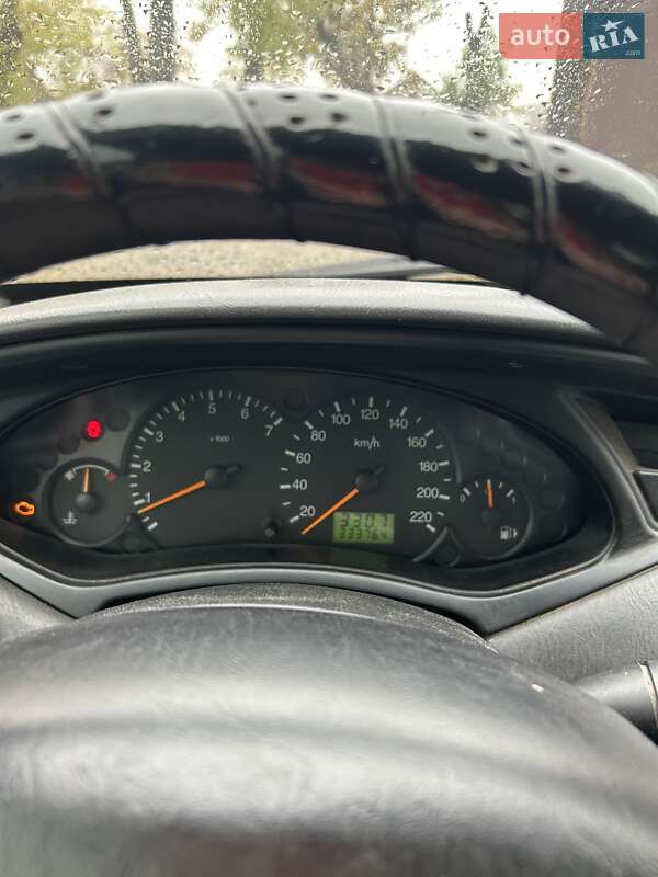Седан Ford Focus 2003 в Кам'янському фото 8 Седан Ford Focus 2003 в Кам'янському