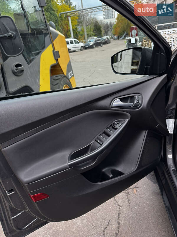 Хэтчбек Ford Focus 2016 в Киеве фото 10 Хэтчбек Ford Focus 2016 в Киеве