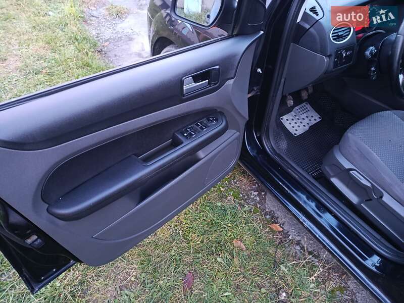 Хетчбек Ford Focus 2007 в Звягелі фото 6 Хетчбек Ford Focus 2007 в Звягелі