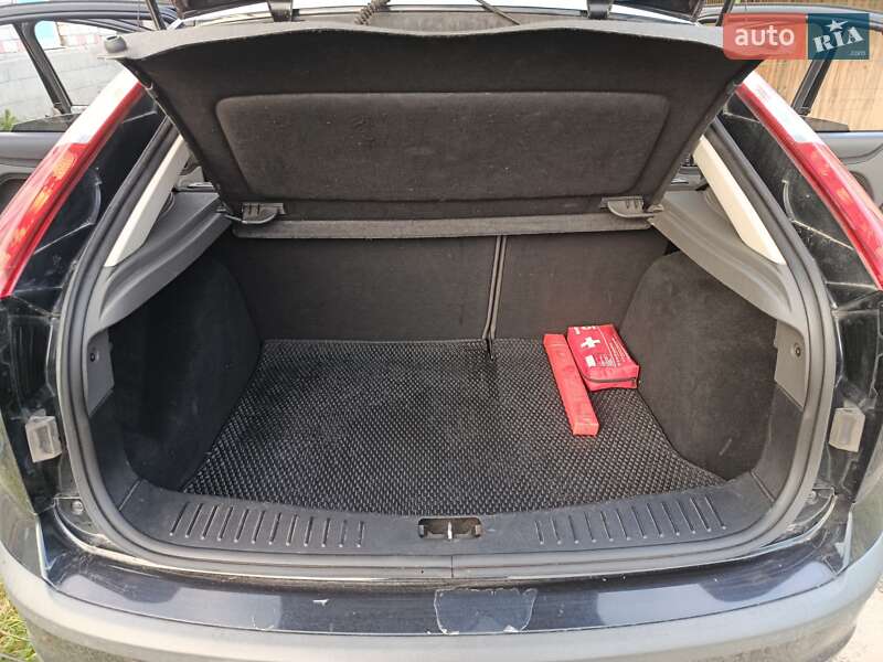 Хетчбек Ford Focus 2007 в Звягелі фото 14 Хетчбек Ford Focus 2007 в Звягелі