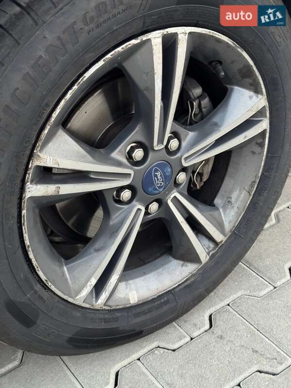 Хэтчбек Ford Focus 2013 в Львове