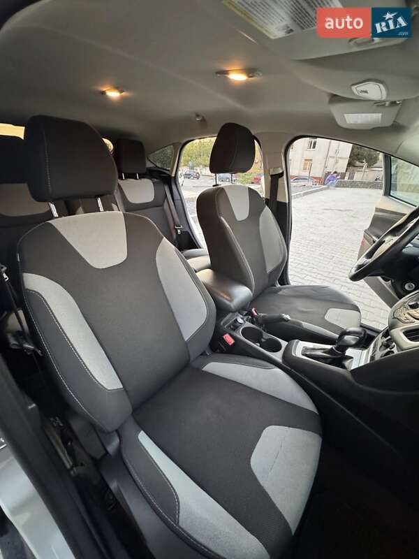Хэтчбек Ford Focus 2013 в Львове