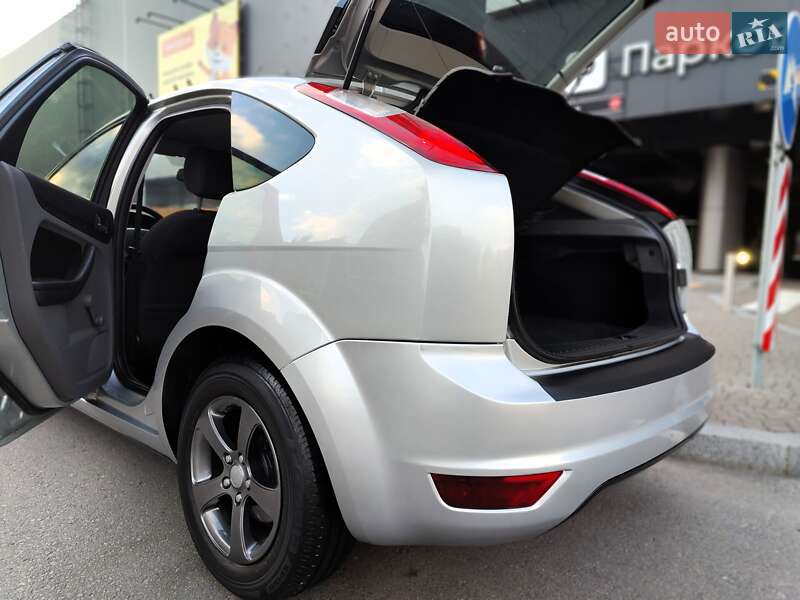 Хетчбек Ford Focus 2008 в Києві