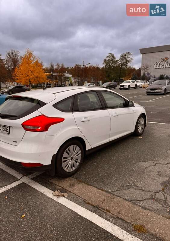 Хетчбек Ford Focus 2015 в Києві фото 2 Хетчбек Ford Focus 2015 в Києві