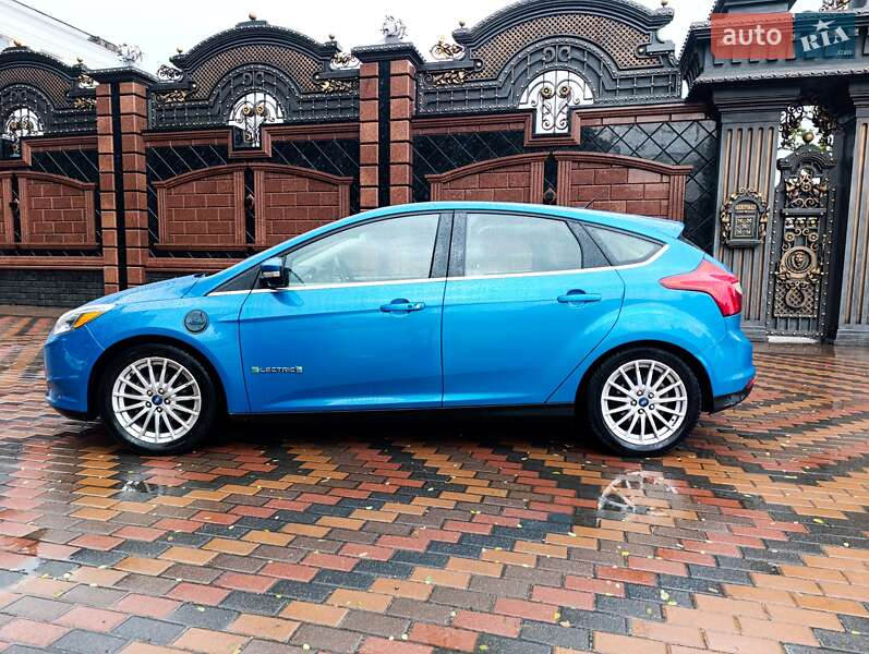 Хетчбек Ford Focus 2012 в Звягелі фото 5 Хетчбек Ford Focus 2012 в Звягелі