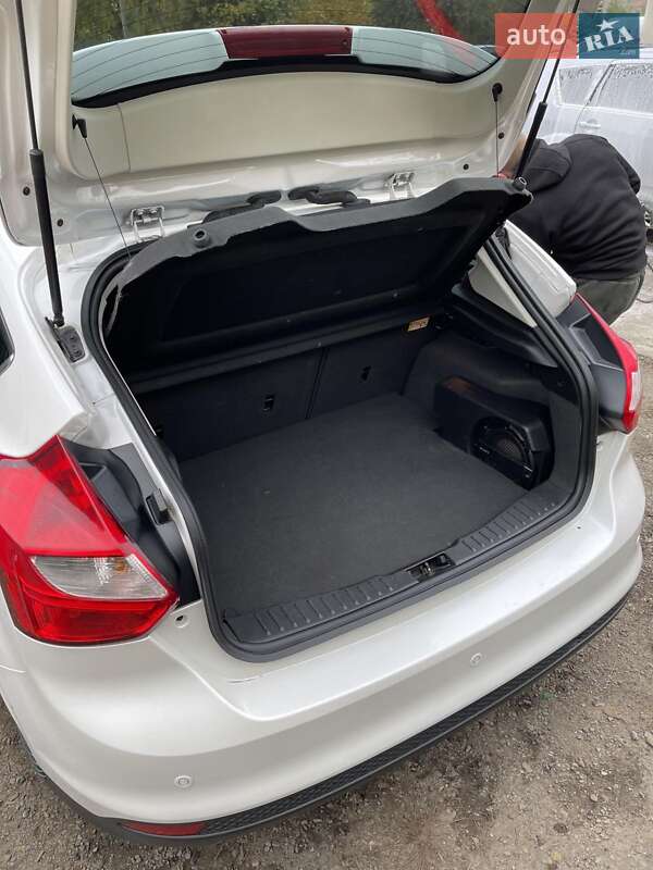 Хетчбек Ford Focus 2014 в Золочеві фото 6 Хетчбек Ford Focus 2014 в Золочеві