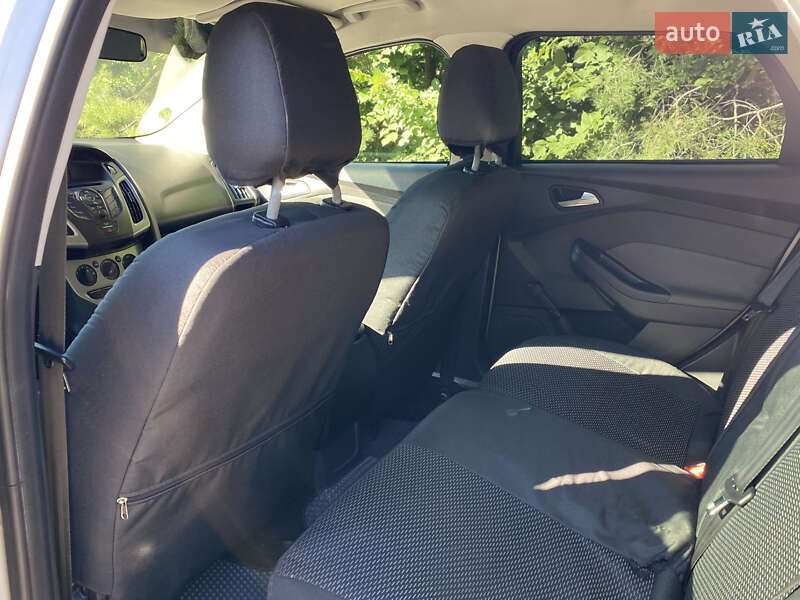 Універсал Ford Focus 2013 в Києві фото 24 Універсал Ford Focus 2013 в Києві