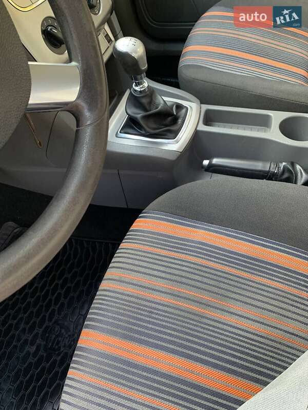 Універсал Ford Focus 2008 в Гайвороні фото 33 Універсал Ford Focus 2008 в Гайвороні