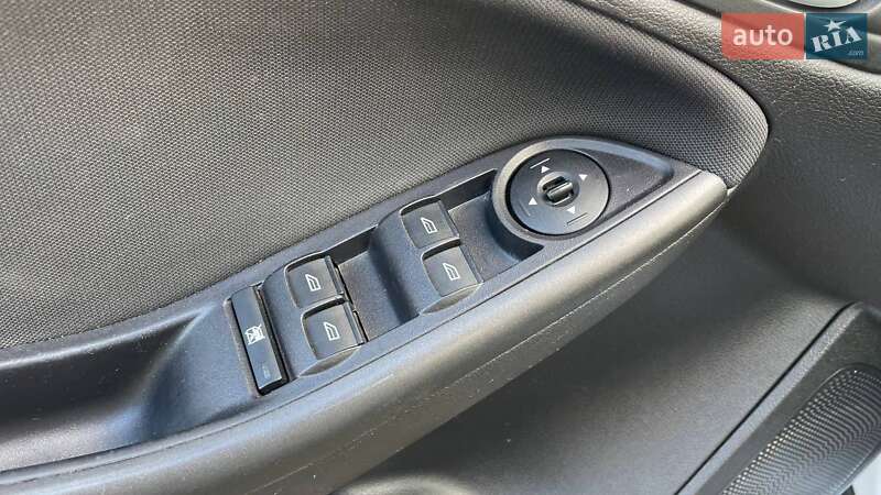 Седан Ford Focus 2017 в Киеве фото 14 Седан Ford Focus 2017 в Киеве