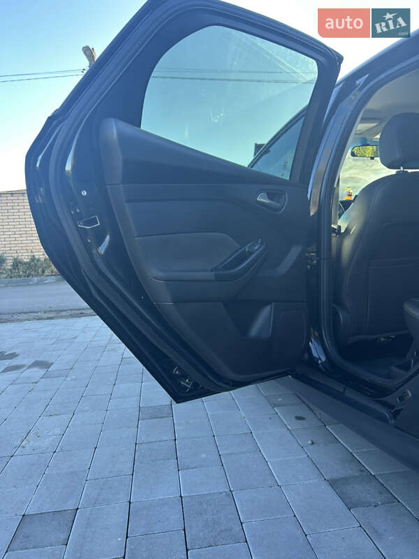 Хетчбек Ford Focus 2015 в Львові фото 14 Хетчбек Ford Focus 2015 в Львові