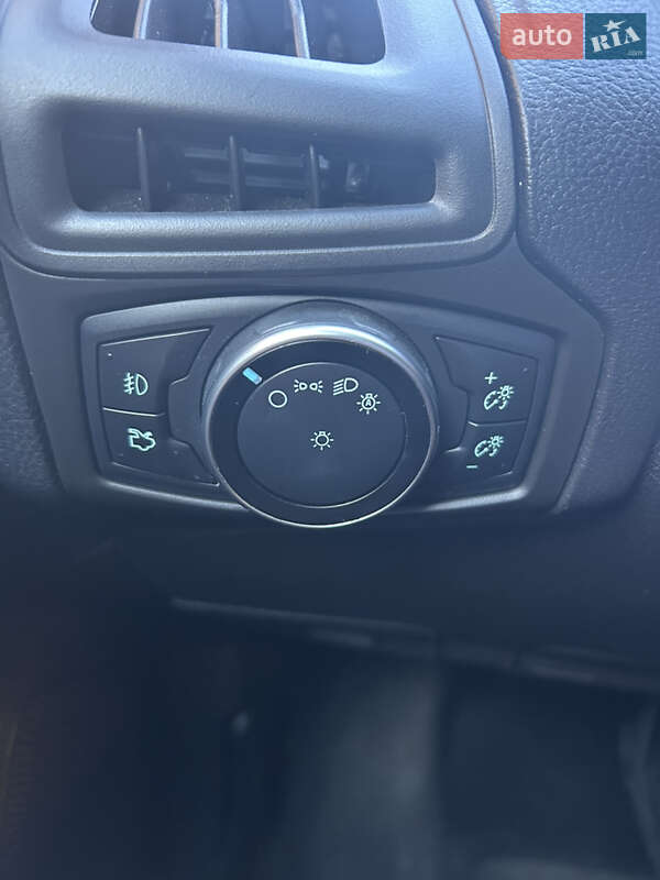 Хетчбек Ford Focus 2015 в Львові фото 51 Хетчбек Ford Focus 2015 в Львові