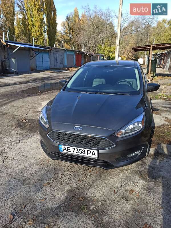 Седан Ford Focus 2015 в Вольногорске