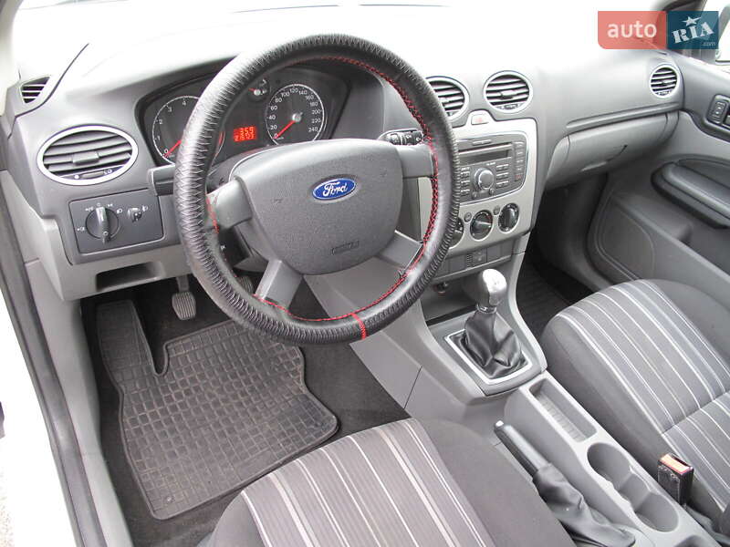 Хетчбек Ford Focus 2011 в Києві фото 17 Хетчбек Ford Focus 2011 в Києві