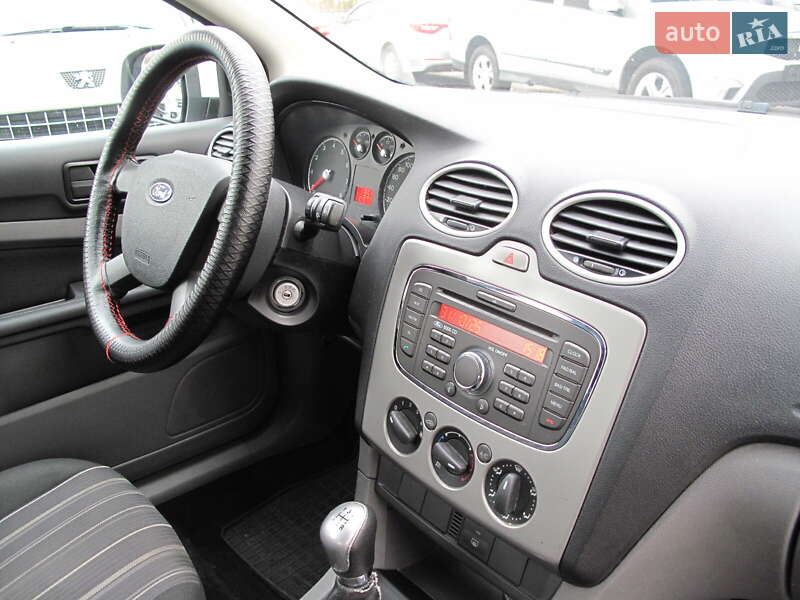 Хетчбек Ford Focus 2011 в Києві фото 34 Хетчбек Ford Focus 2011 в Києві
