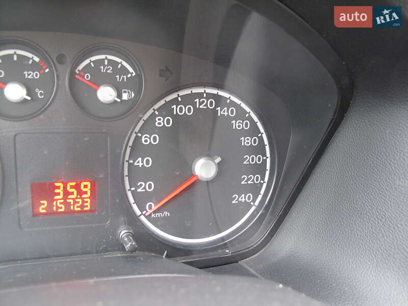 Хетчбек Ford Focus 2011 в Києві фото 50 Хетчбек Ford Focus 2011 в Києві