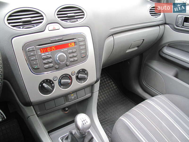 Хетчбек Ford Focus 2011 в Києві фото 61 Хетчбек Ford Focus 2011 в Києві