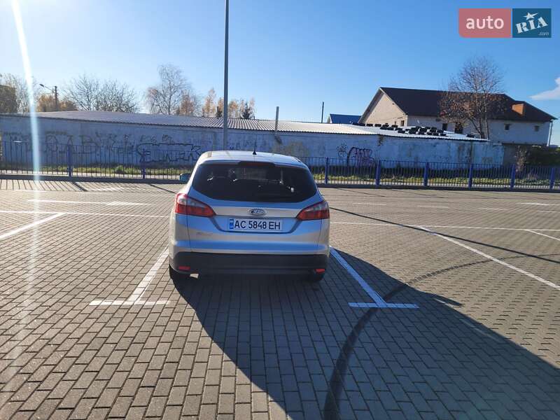 Седан Ford Focus 2012 в Нововолынске