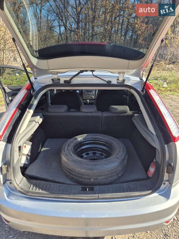 Хетчбек Ford Focus 2008 в Кропивницькому