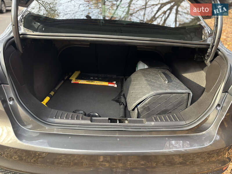 Седан Ford Focus 2016 в Киеве