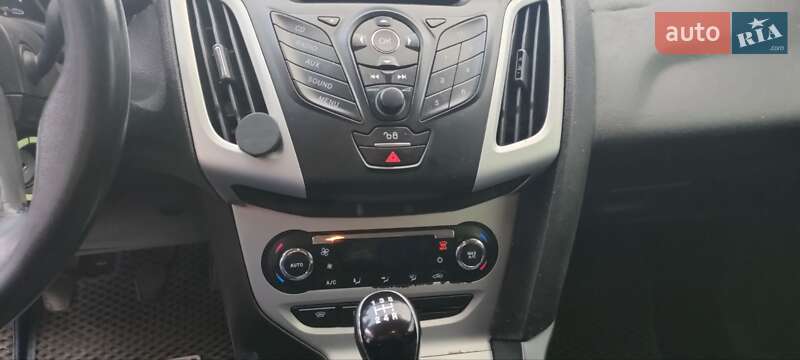 Хетчбек Ford Focus 2012 в Полтаві фото 20 Хетчбек Ford Focus 2012 в Полтаві