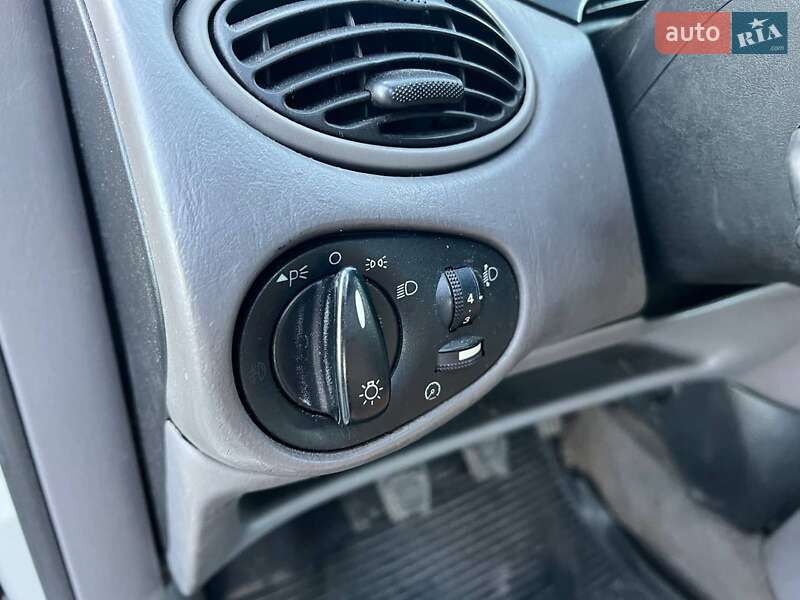 Хетчбек Ford Focus 2001 в Львові фото 19 Хетчбек Ford Focus 2001 в Львові