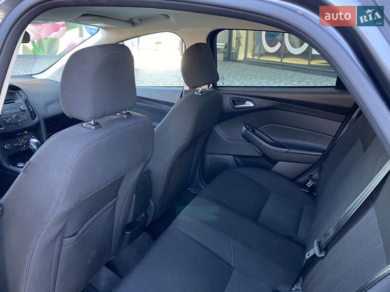 Седан Ford Focus 2015 в Киеве фото 21 Седан Ford Focus 2015 в Киеве
