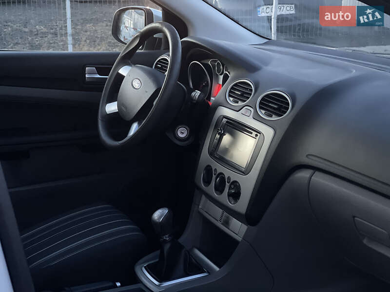 Универсал Ford Focus 2008 в Нововолынске