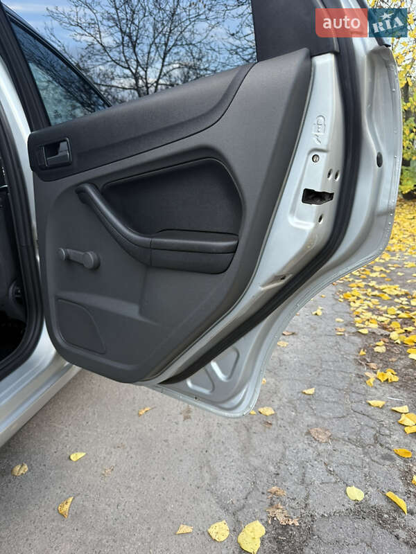 Універсал Ford Focus 2006 в Кременчуці фото 25 Універсал Ford Focus 2006 в Кременчуці